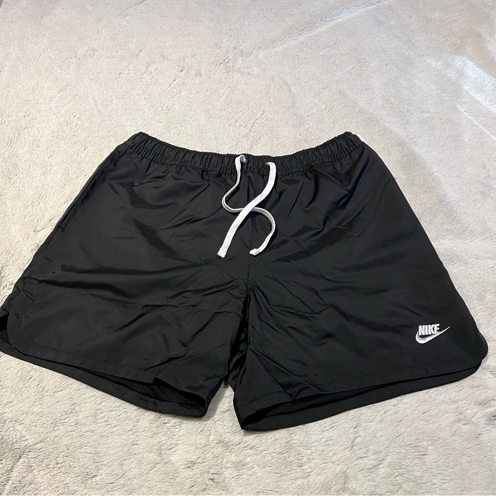 NIKE MEN'S BLACK SPORTSWEAR WOVEN LINED SHORTS SIZE LARGE
